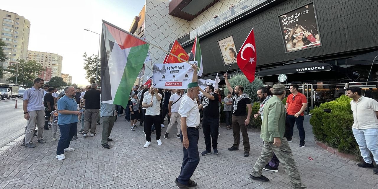 Konya’da vatandaşlar İsrail’i protesto etti