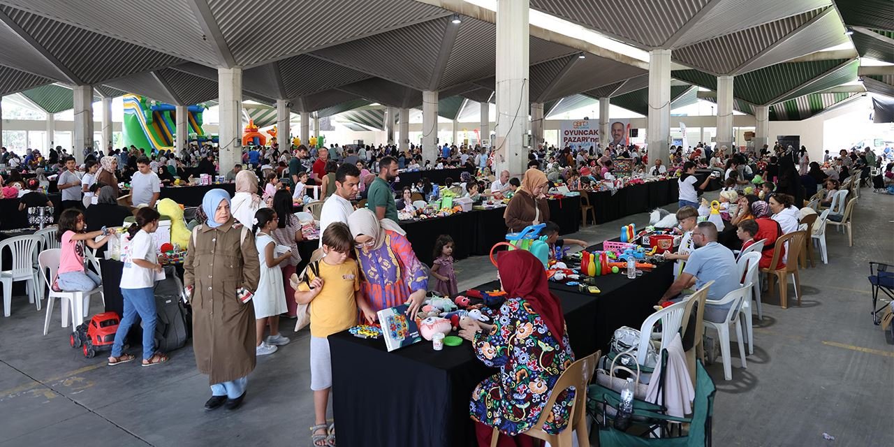 Konya’da çocuklar kendi pazarlarını kurdu
