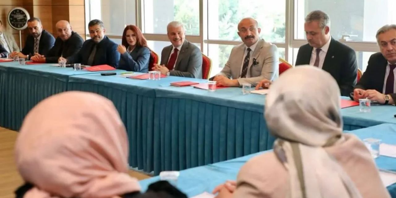 Otizmli bireylerin sorunları masaya yatırıldı