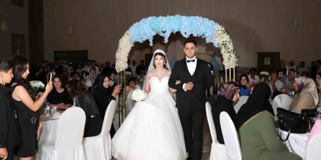 Konyalı Polis Memuru Dilan, Oltu’da görkemli düğünle “Evet” dedi
