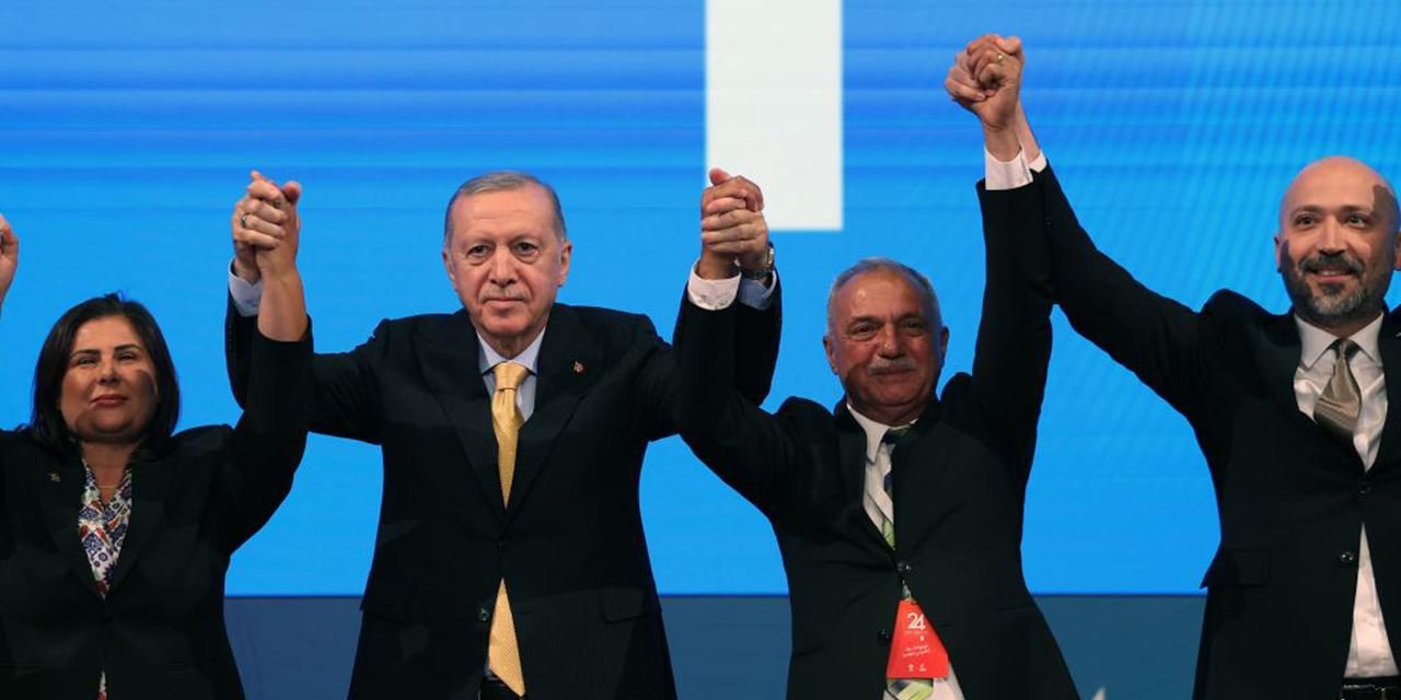 Erdoğan açıkladı: 9 belediye başkanı AK Parti’ye katıldı