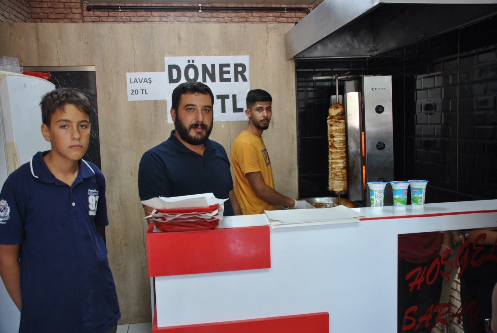 Saray Döner yeni yerinde hizmete girdi