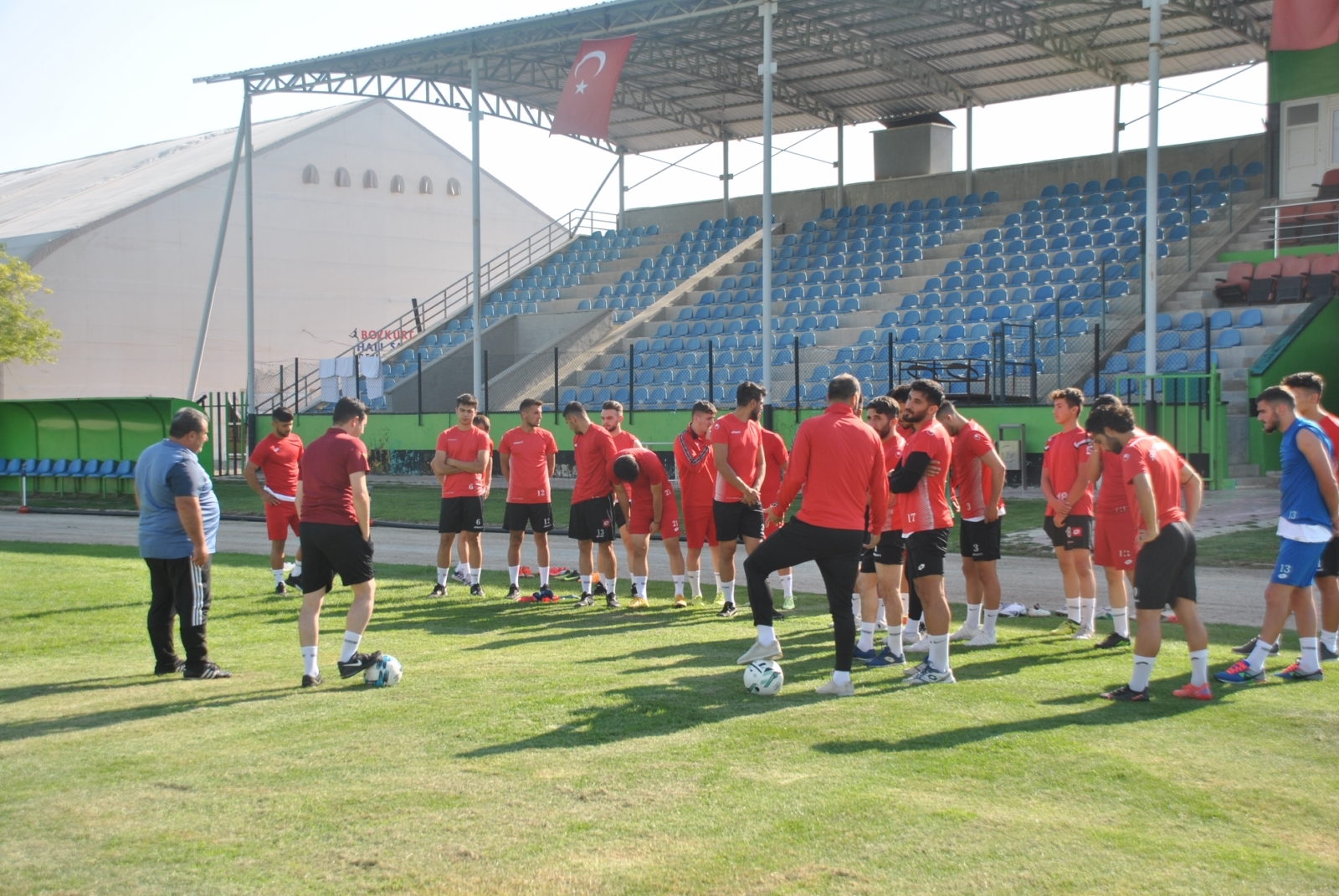 Sarayönü Belediyespor sahaya indi