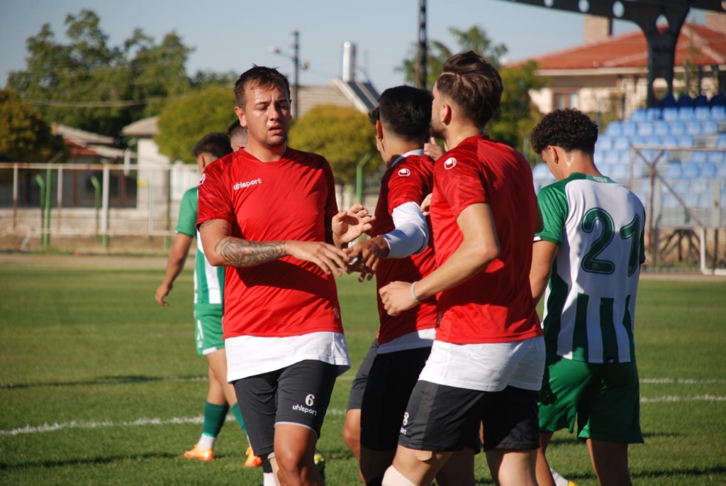 Sarayönü Belediyespor'dan gollü prova