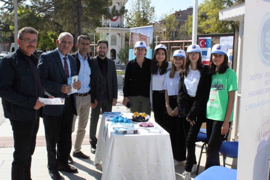 Saygı ve empati için ortak hareket standı açıldı