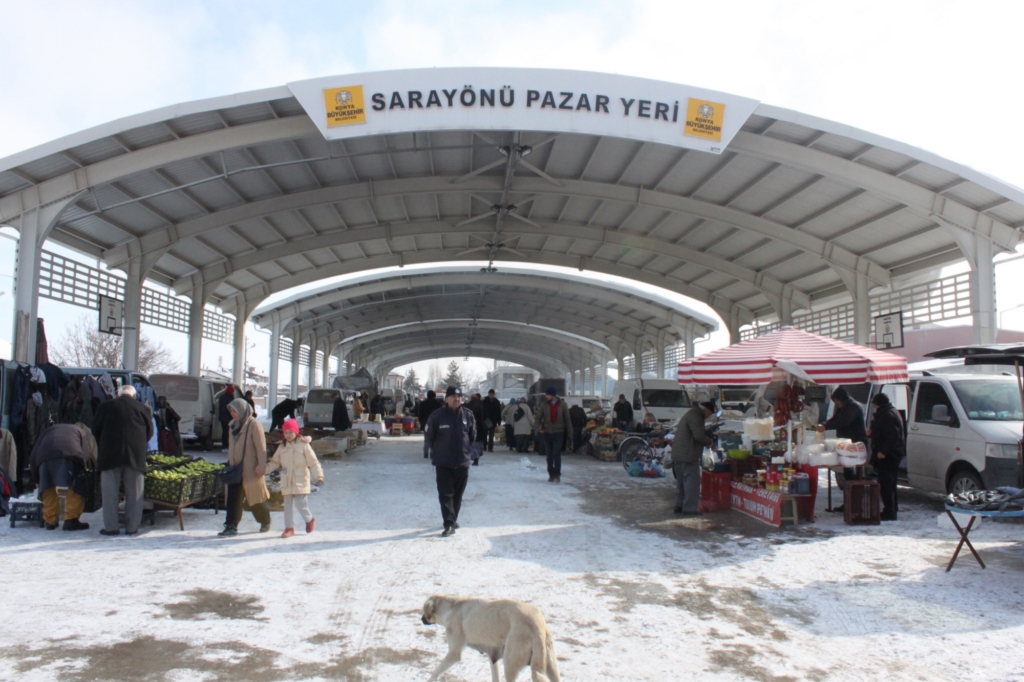 Pazarcı esnaf tam kapalı pazar yeri istiyor