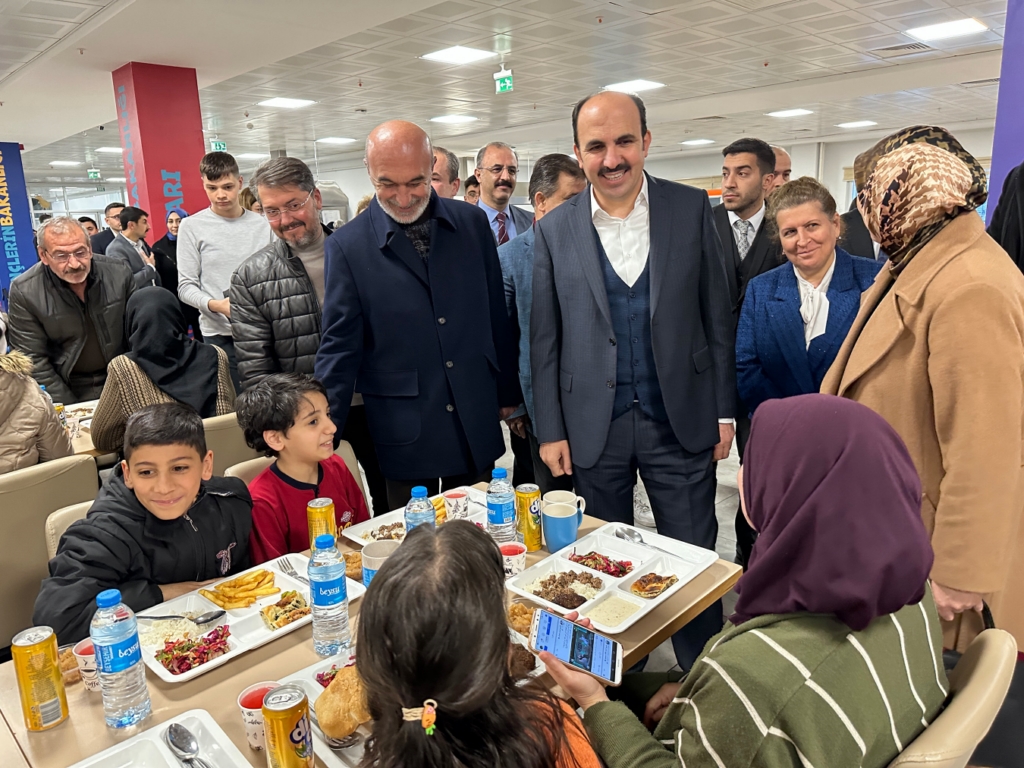 Başkan Altay Depremzedelerin İftar Bereketine Ortak Oldu