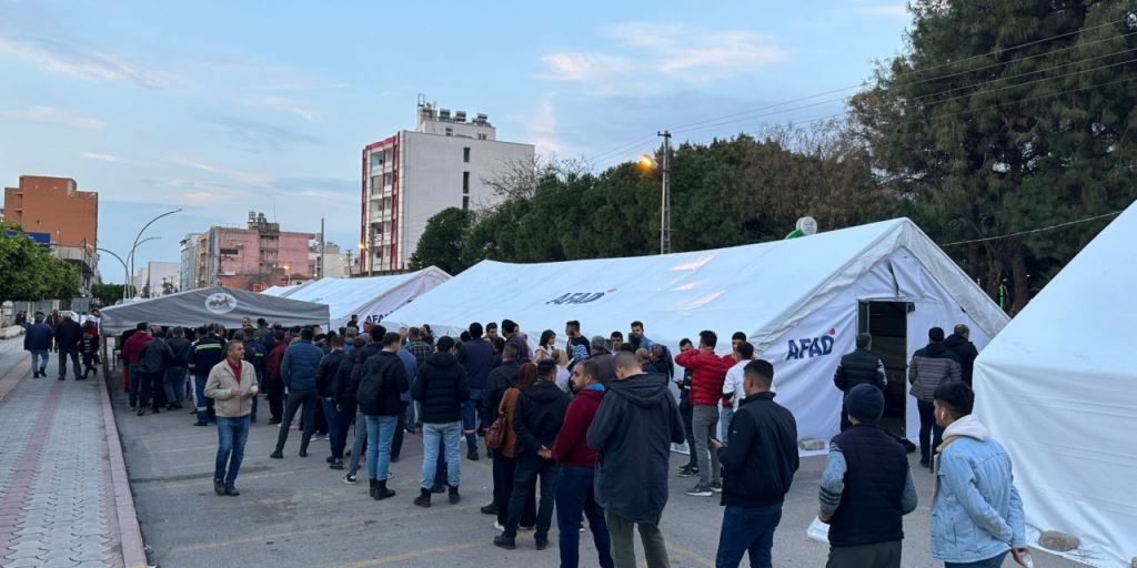 KONSİAD’dan depremzedelere iftar