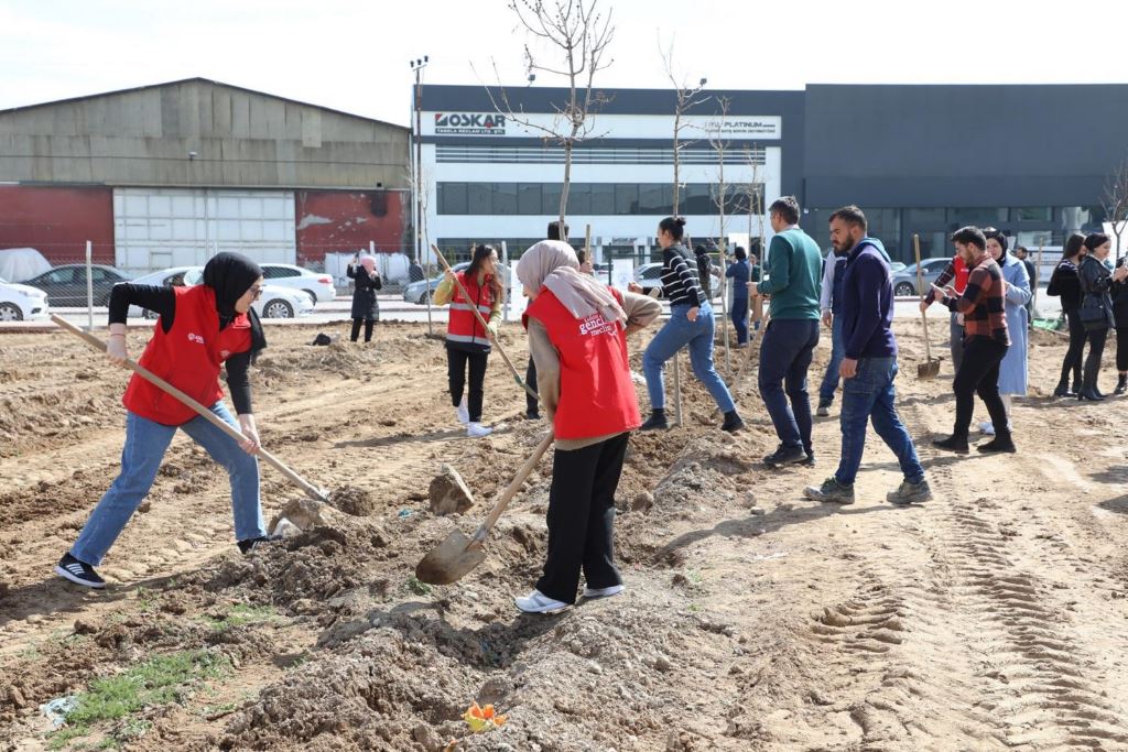 KARATAY’DA FİDAN DİKİM ETKİNLİĞİ DÜZENLENDİ