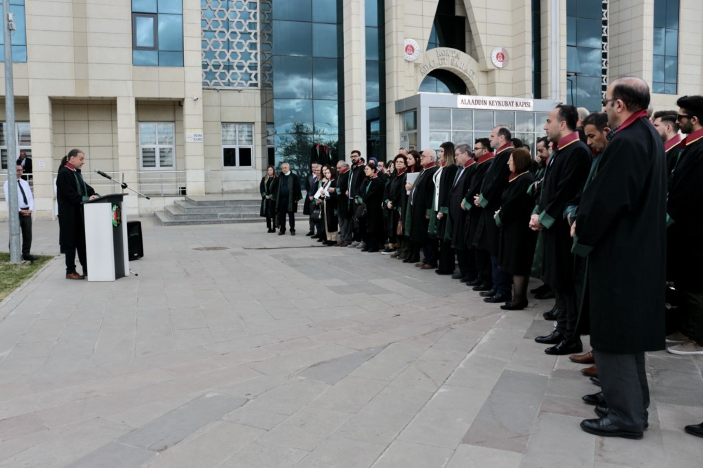 Konya'da Avukatlar Günü kutlandı