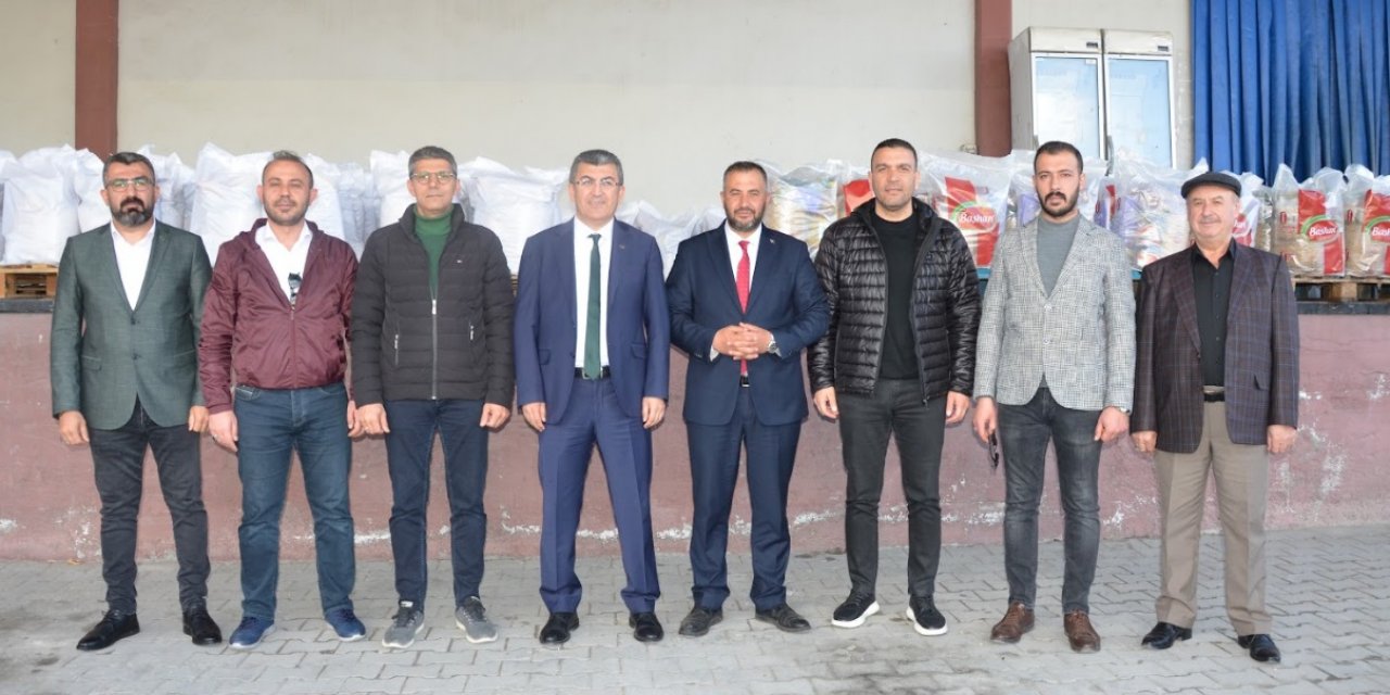 Gelecek Partisi Ramazan paketlerini afetzedelere gönderiyor