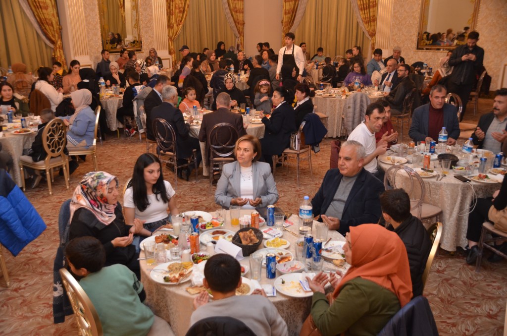 Kahramankazan'da "Dünya Yetimler Günü" dolayısıyla iftar programı düzenlendi