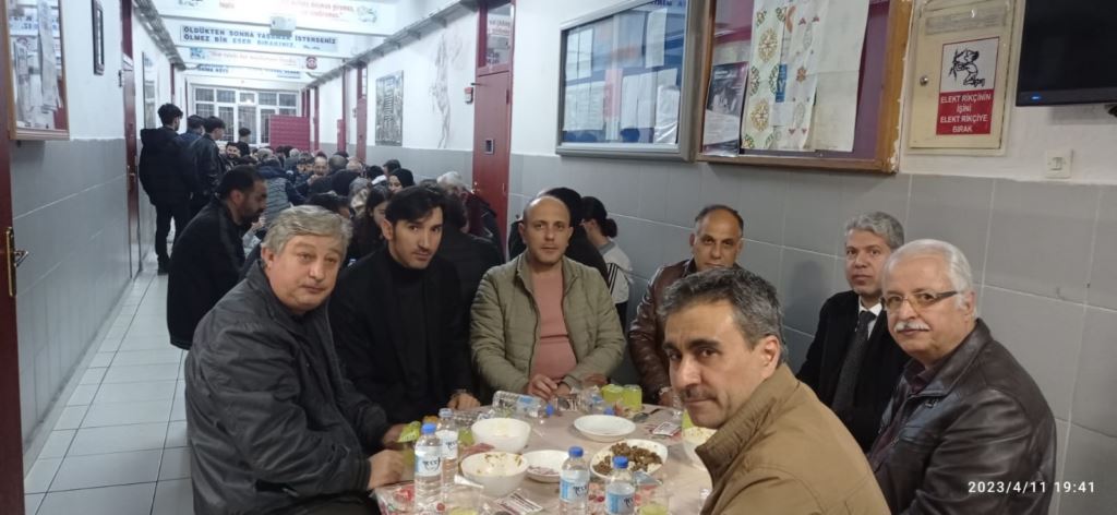 Zeki Özdemir Anadolu Lisesi depremzedeleri iftarda ağırladı