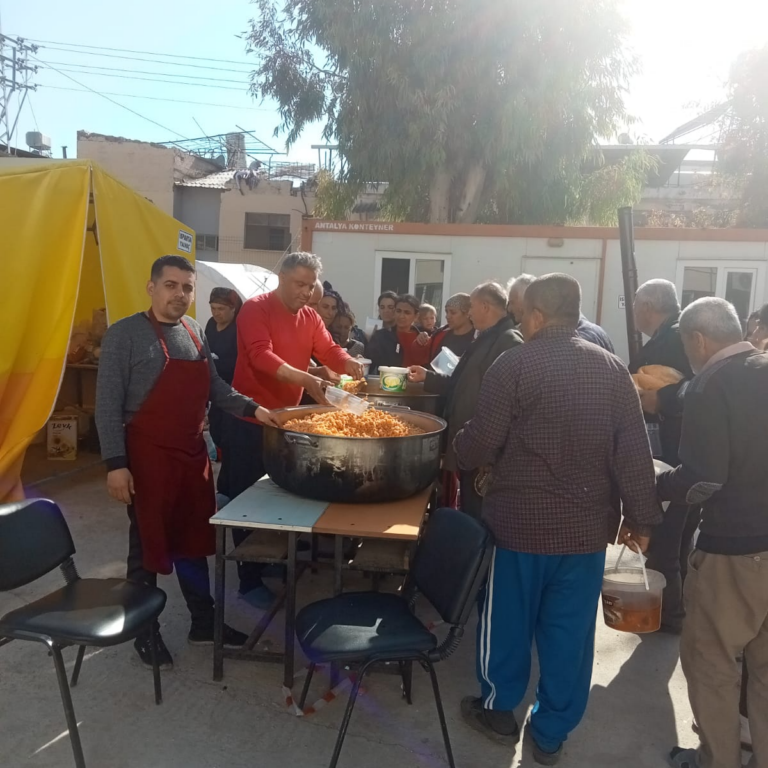 Hatay Samandağ da iftar programı gerçekleştirildi