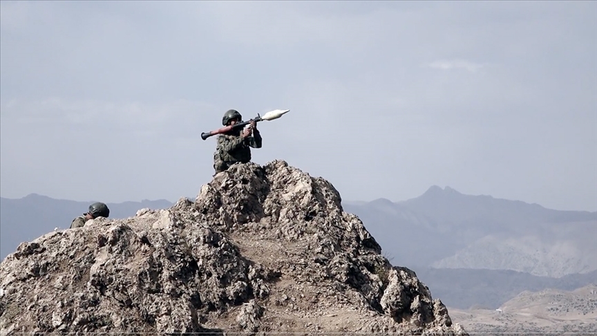 Suriye ve Yunanistan sınırında 3'ü terör örgütü mensubu 7 kişi yakalandı