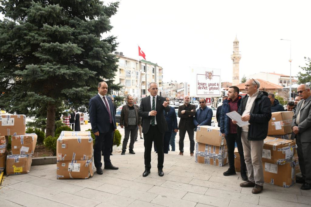 Seydişehir'de ihtiyaç sahibi öğrencilere bayram hediyesi