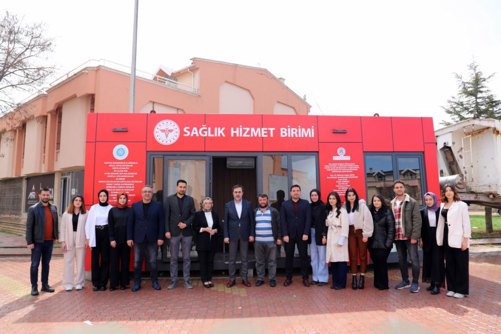 Konya'da üniversite öğrencilerinin tasarladığı sağlık kabini Hatay'a gönderildi