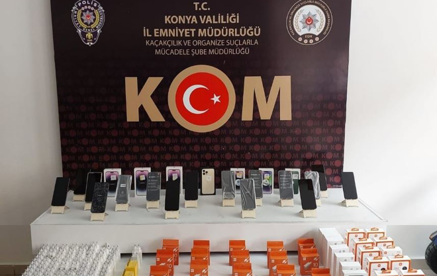 Konya'da fırına gizlenmiş gümrük kaçağı 62 telefon ele geçirildi