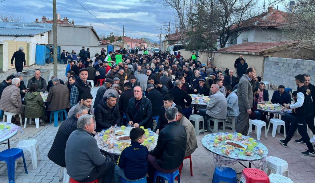 İnli’de geleneksel iftar yemeği