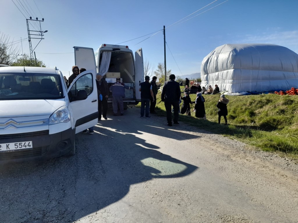 Emekli polis memuru aracında ölü bulundu