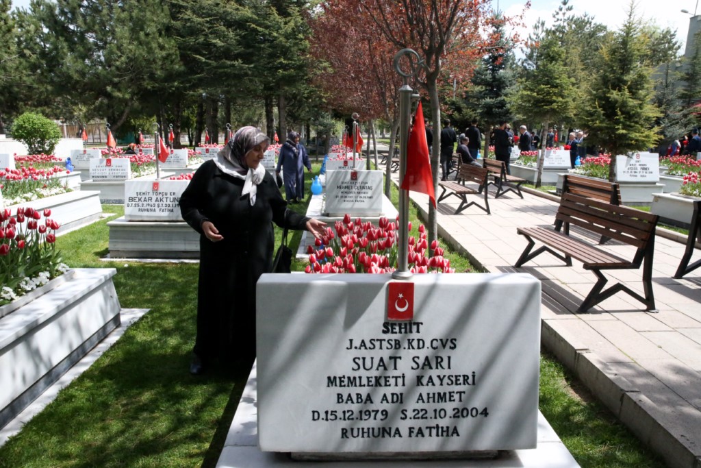 İç Anadolu'da Ramazan Bayramı arifesinde şehitlikler ziyaret edildi