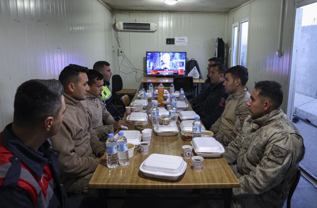 Jandarma ekipleri son iftarını görev başında yaptı