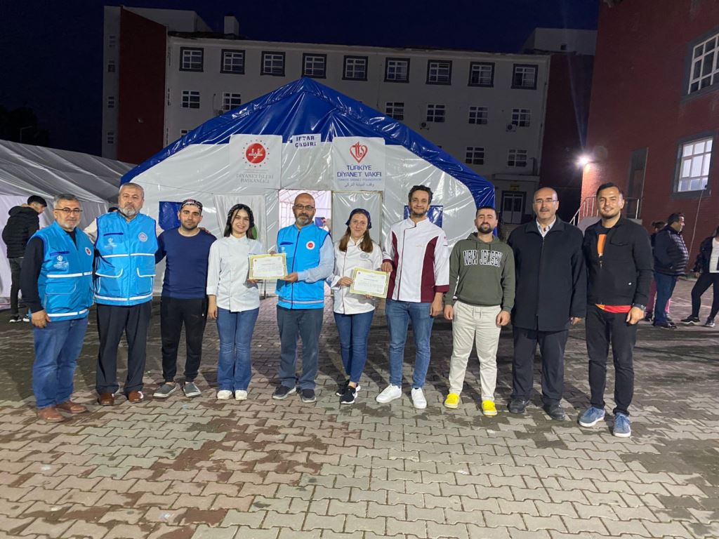 TDV Hatay'da Ramazan ayı boyunca günlük 3000 kişiye iftar verdi