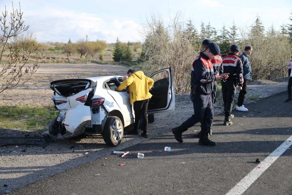 Trafik kazasında 4 kişi yaralandı