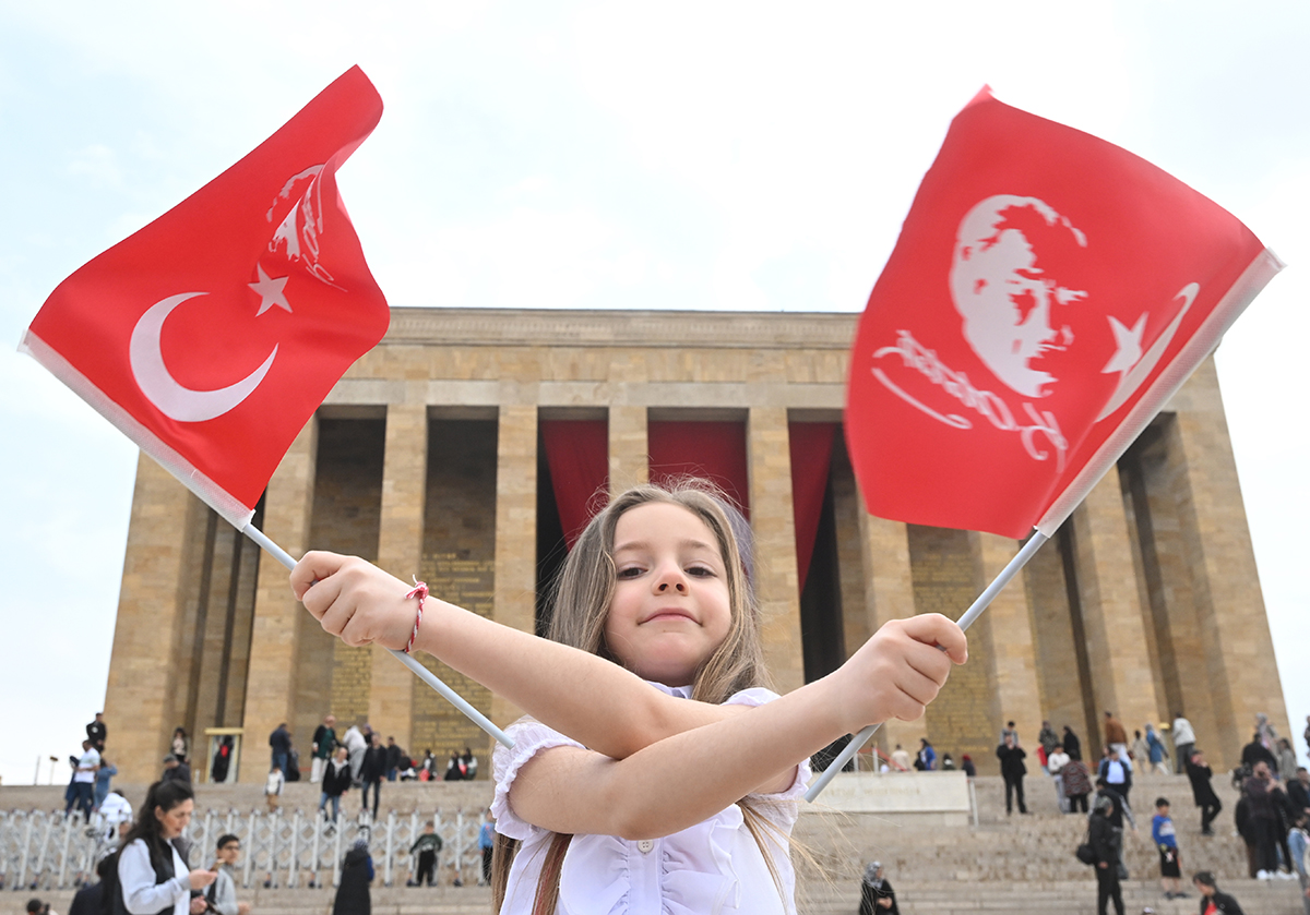 Anıtkabir'de 23 Nisan'da ziyaretçi yoğunluğu