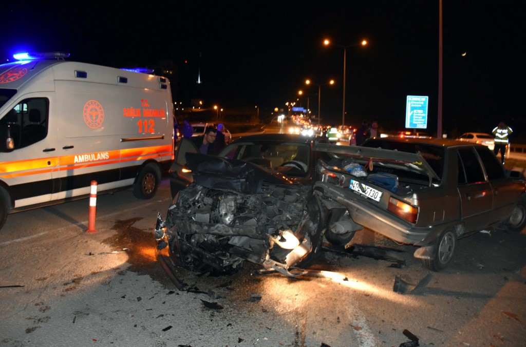 Zincirleme trafik kazasında 3 kişi yaralandı