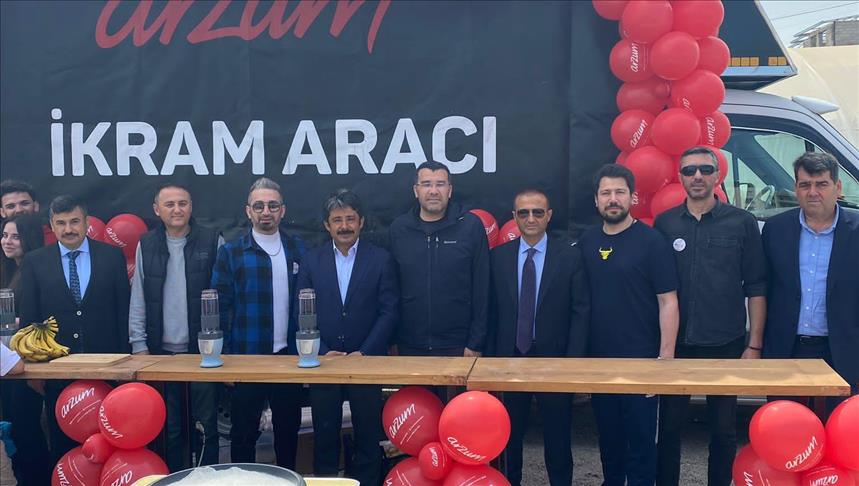 Arzum, 23 Nisan'ı Hataylı çocuklarla kutladı