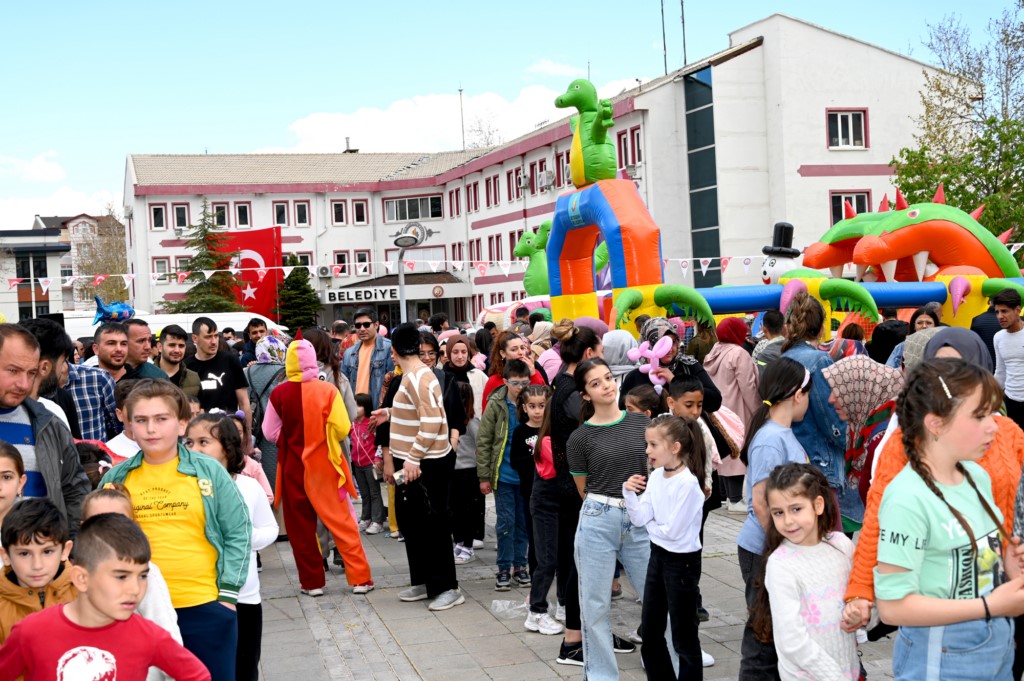 "Çocuklara Çifte Bayram"