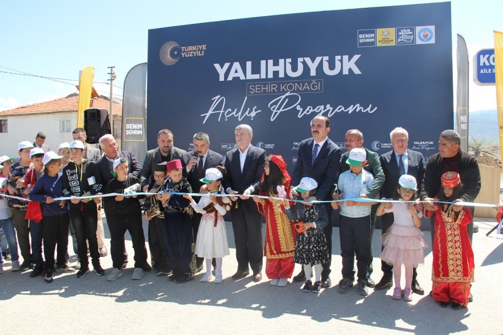 Yalıhüyük Şehir Konağı törenle açıldı