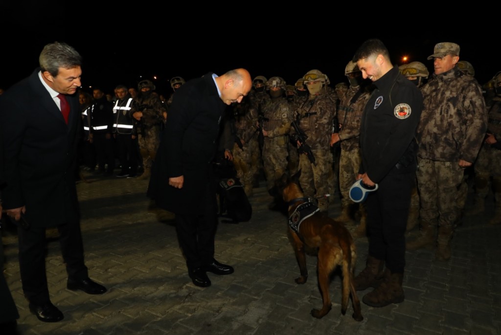 İçişleri Bakanı Soylu, Erzurum'da "Kökünü Kurutma Operasyonu"na ilişkin konuştu