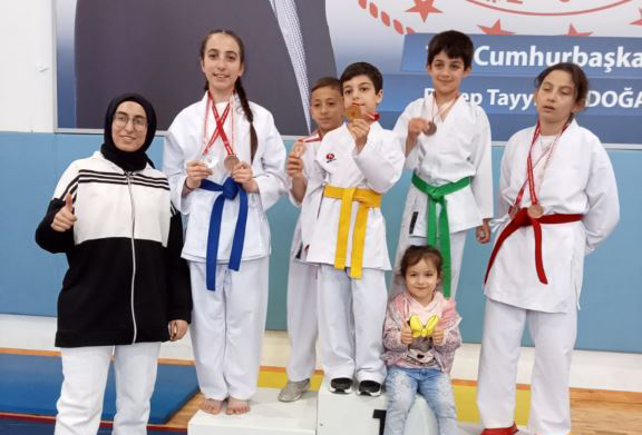 Karate’de zafer Köse’nin