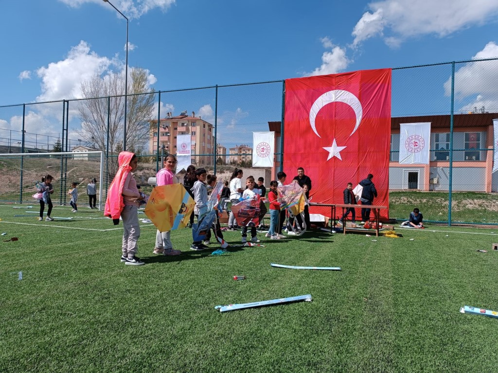 Özvatan'da uçurtma festivali düzenlendi