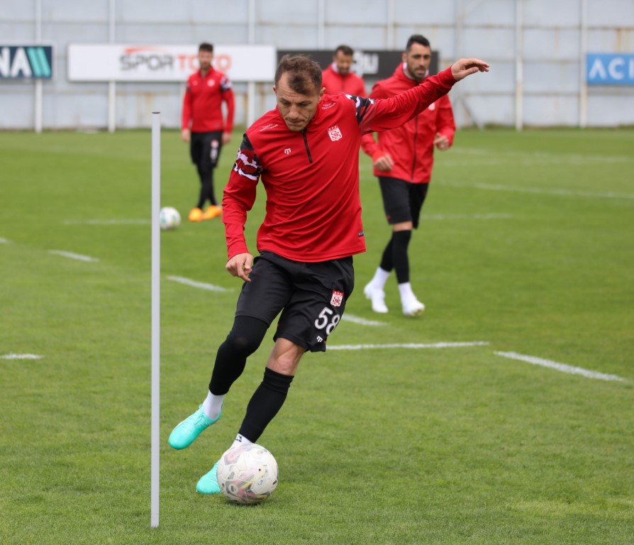 Sivasspor'da Fenerbahçe maçı hazırlıkları sürüyor