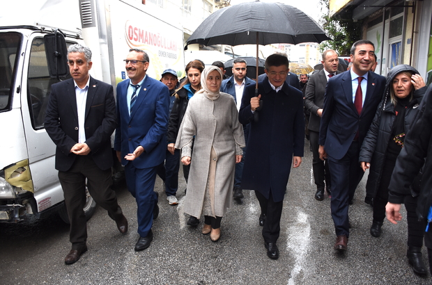 Davutoğlu, Konya'da esnaf ziyaretinde bulundu