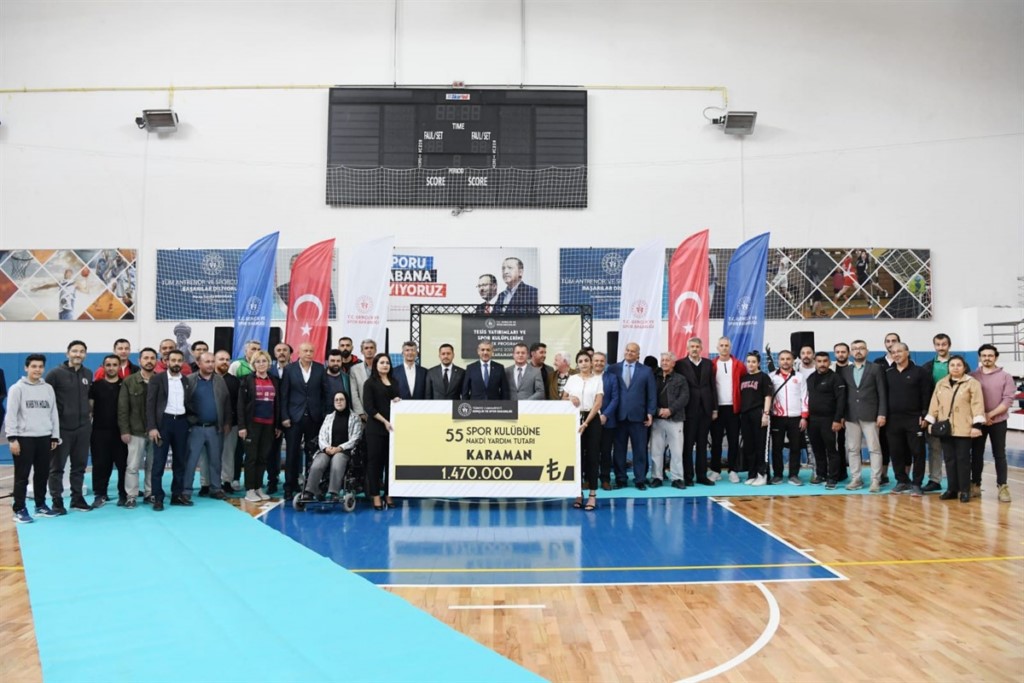 Spor kulüplerine nakdi ve malzeme yardımı yapıldı