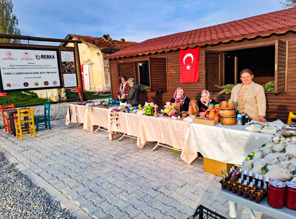 Frig Vadisi'nin "ekolojik köyü" turistleri kendine çekecek