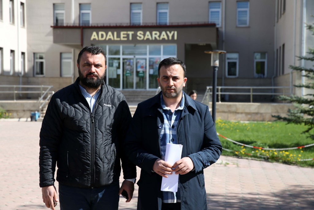 AK Parti'den "İmamoğlu ve Özel'in Sivas programlarında seçim kurulu kararına aykırılık" iddiası