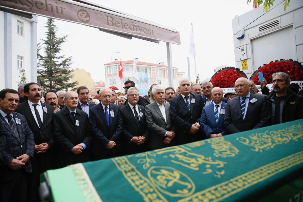 CHP Genel Başkanı Kılıçdaroğlu'nun kayınbiraderi Prof. Dr. Özdağ'ın cenazesi Eskişehir'de defnedildi