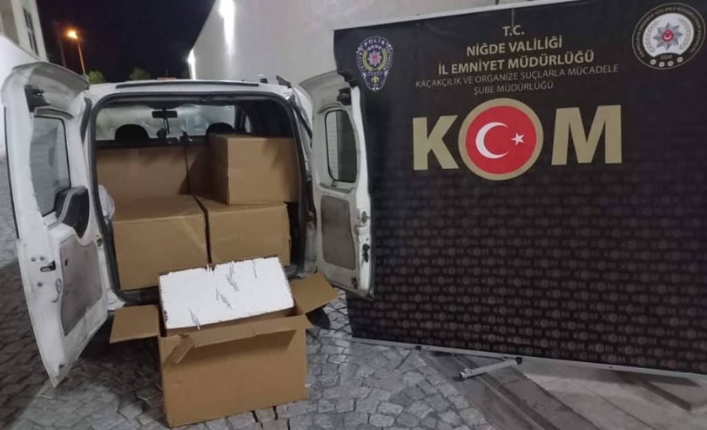 200 kilogram kaçak tütün ve 465 bin makaron ele geçirildi