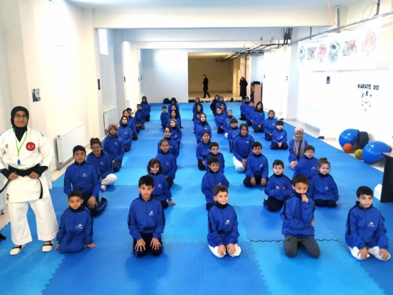 Karate takımının yeni dönem kayıtları devam ediyor