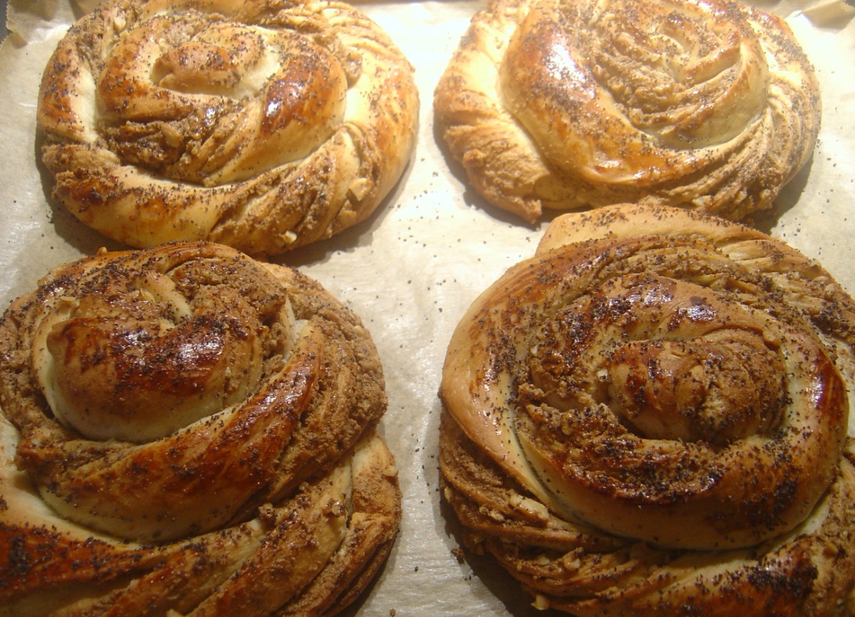 yapımı kolay haşhaşlı börek tarifi