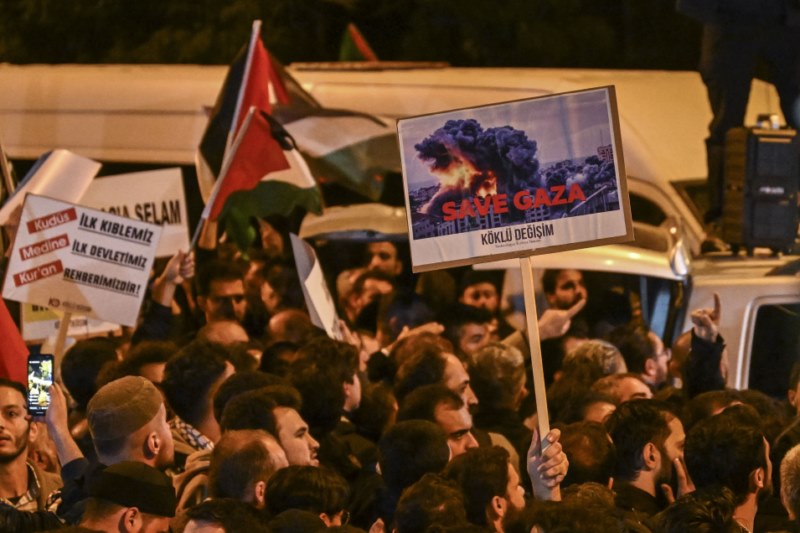 aa-20231017-32436300-32436299-israilin-gazzedeki-hastane-saldirisi-ankarada-protesto-edildi.jpg