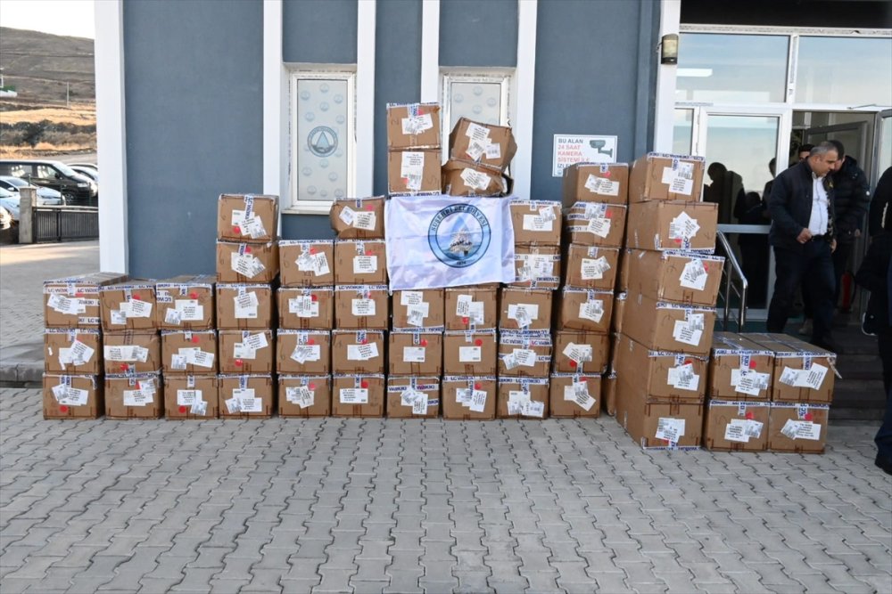 Sivas Suşehri'nde anlamlı yardım! 700 öğrenciye dağıtıldı