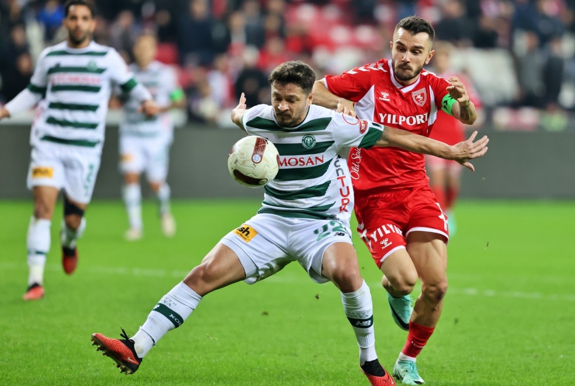 konyaspor-samsunspor-puanla-donuyor-1.jpg