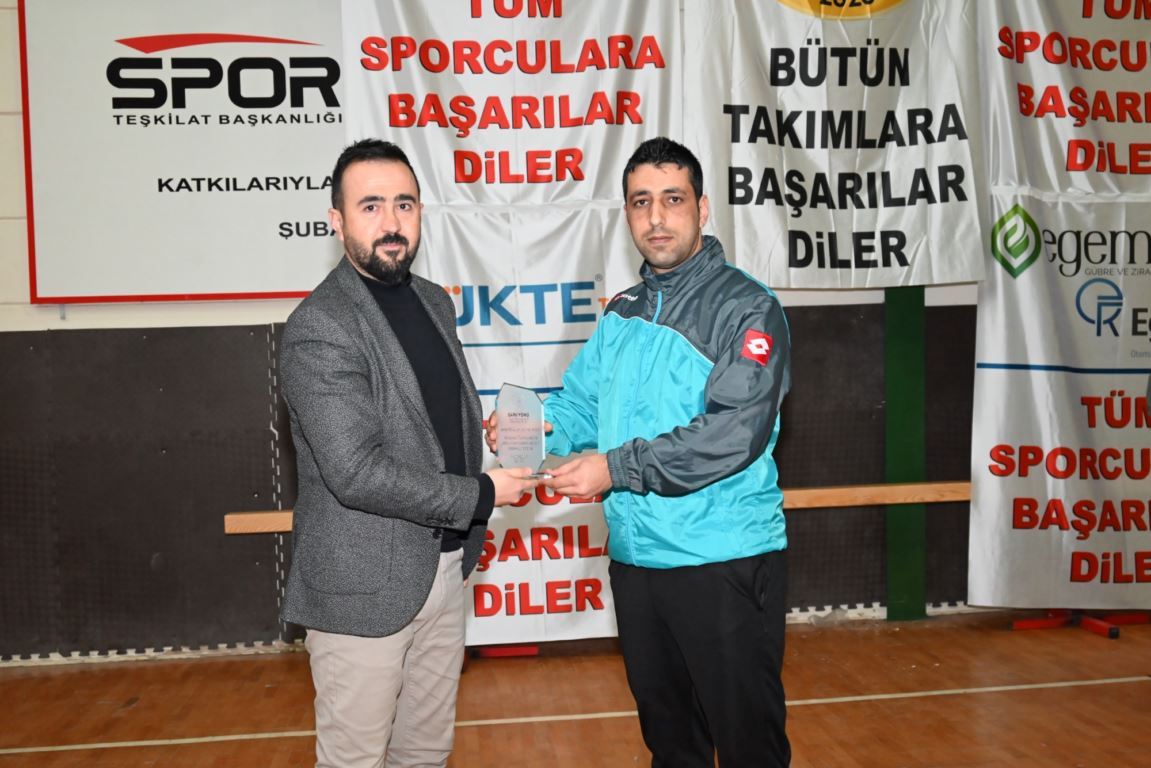 voleybolda-heyecan-sona-erdi-kupalar-baskandan-1.jpg