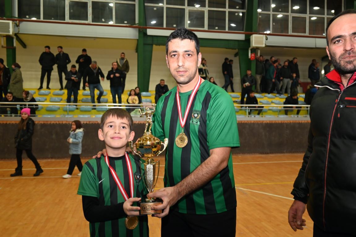 voleybolda-heyecan-sona-erdi-sampiyon-belediye-2.jpg